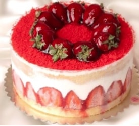 Şık Sunumlu Çilekli Mois Yaş Pasta pasta