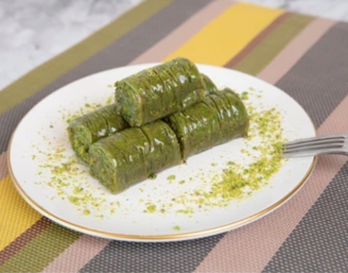 Tatlı Severler İçin 1000 Gr Fıstık Sarma pasta